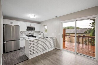 2331 Avalon Wds Dr in Harrisonburg, VA - Building Photo - Building Photo