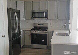 25 Elliot Ln in Mount Holly, NJ - Building Photo - Building Photo