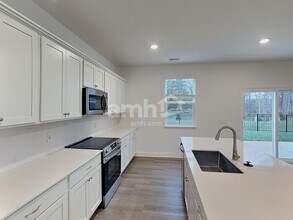 205 Kramer Mills Dr in Columbus, OH - Foto de edificio - Building Photo