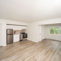 Woodbury Knoll in Woodbury, CT - Building Photo