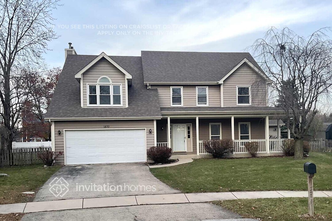 1870 Ridgemont Ct in Montgomery, IL - Foto de edificio