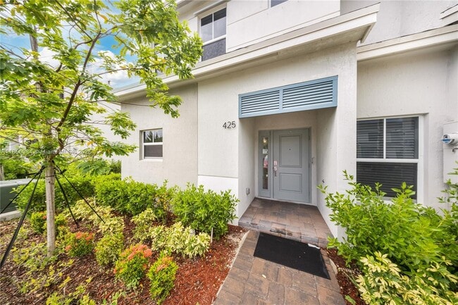 property at 425 NE 1st Ave