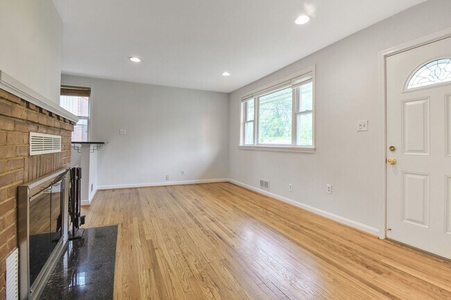 9316 Warren St in Silver Spring, MD - Building Photo - Building Photo