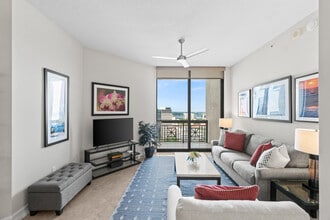 701 S Olive Ave in West Palm Beach, FL - Building Photo - Building Photo