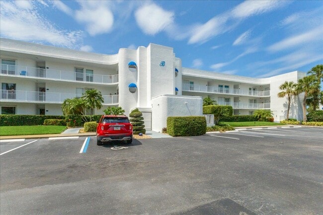 property at 6124 S River Run Dr