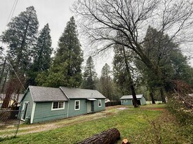 10886 Pine Hill Dr in Grass Valley, CA - Building Photo