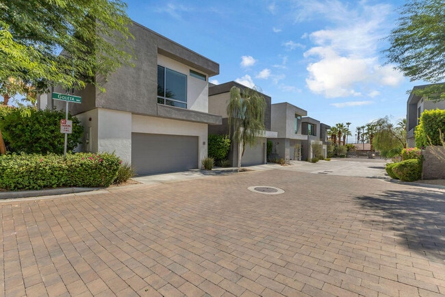350 Goleta Way in Palm Springs, CA - Building Photo - Building Photo