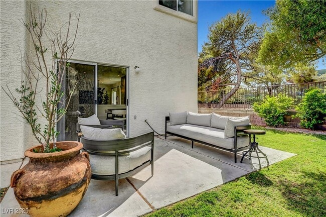 property at 1108 Daytona Ln