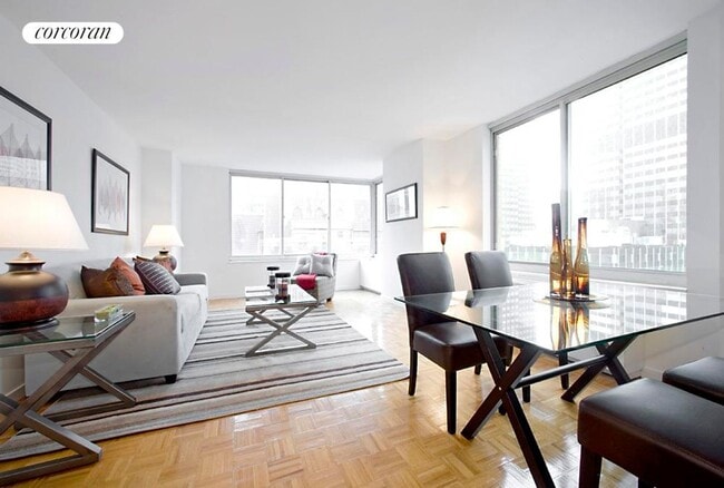 145 E 48th St in New York, NY - Building Photo - Building Photo