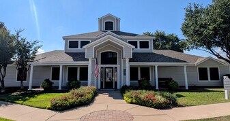 Lakeview in Fort Worth, TX - Building Photo