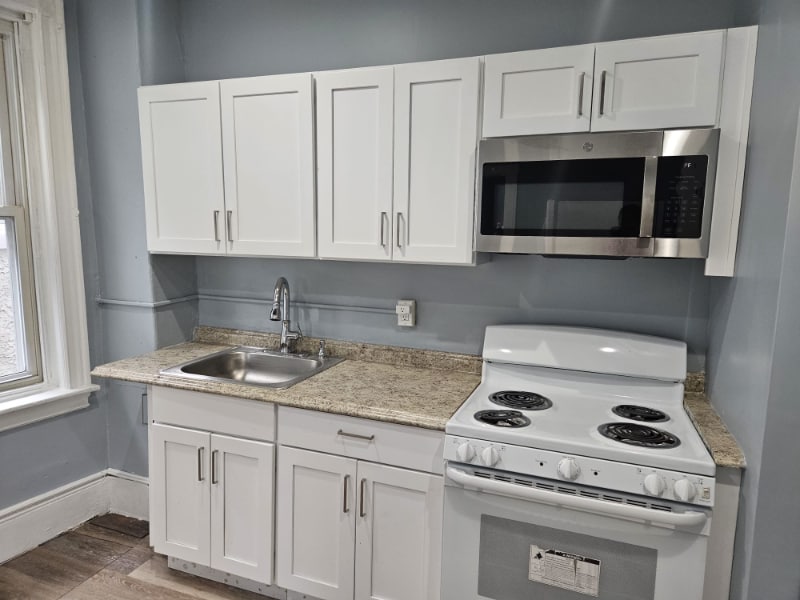 16 S 50th St-Unit -Floor 2 F in Philadelphia, PA - Building Photo