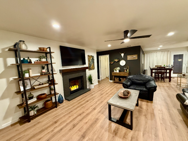 property at 508 Algerita Dr