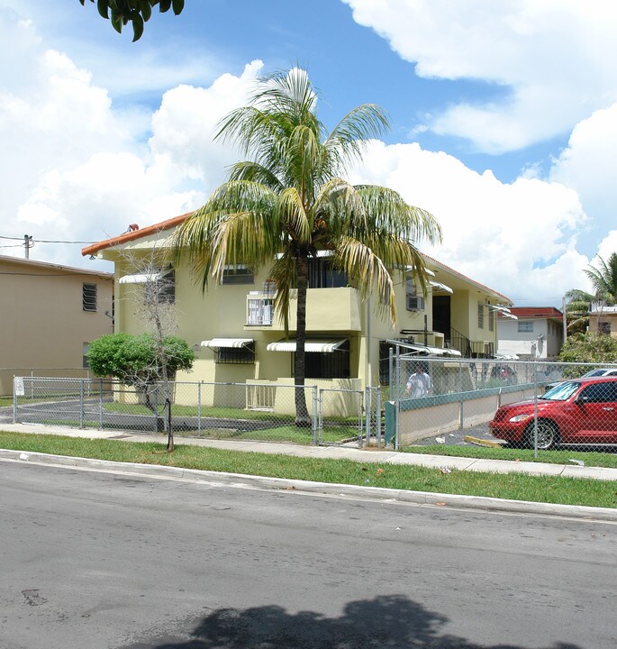 1245 SW 5th St in Miami, FL - Building Photo