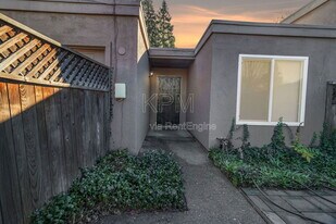 5528 Sandpiper Ct in Stockton, CA - Building Photo