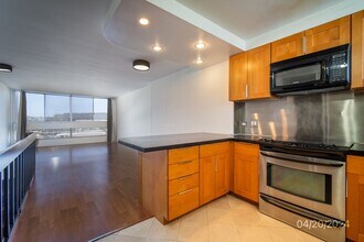 555 University Ave in Honolulu, HI - Foto de edificio - Building Photo