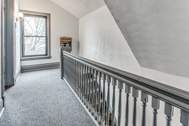 845 Collins St-Unit -Apt #2 in Pittsburgh, PA - Building Photo - Building Photo