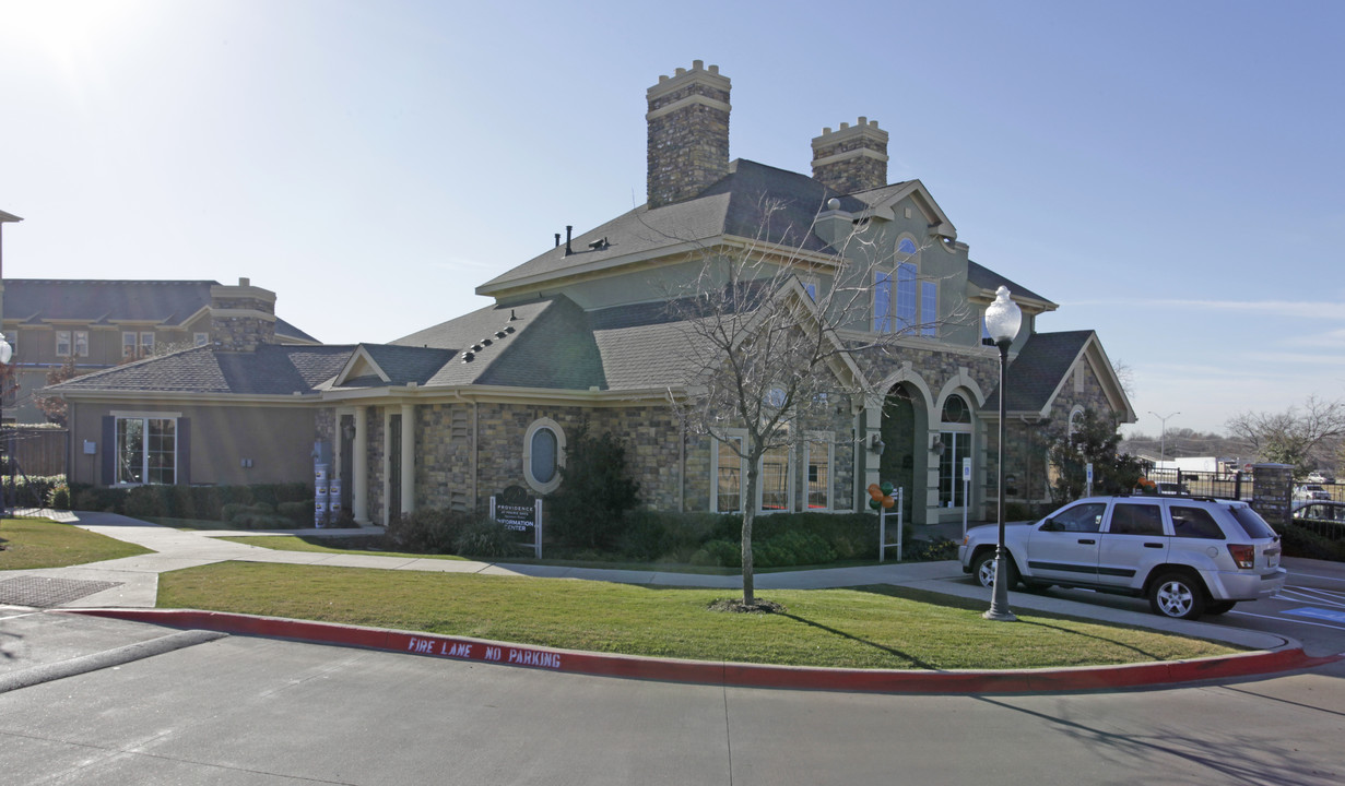 Providence at Prairie Oaks Apartments in Arlington, TX - Building Photo