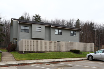 Darrow Road Apartments in Akron, OH - Building Photo - Building Photo