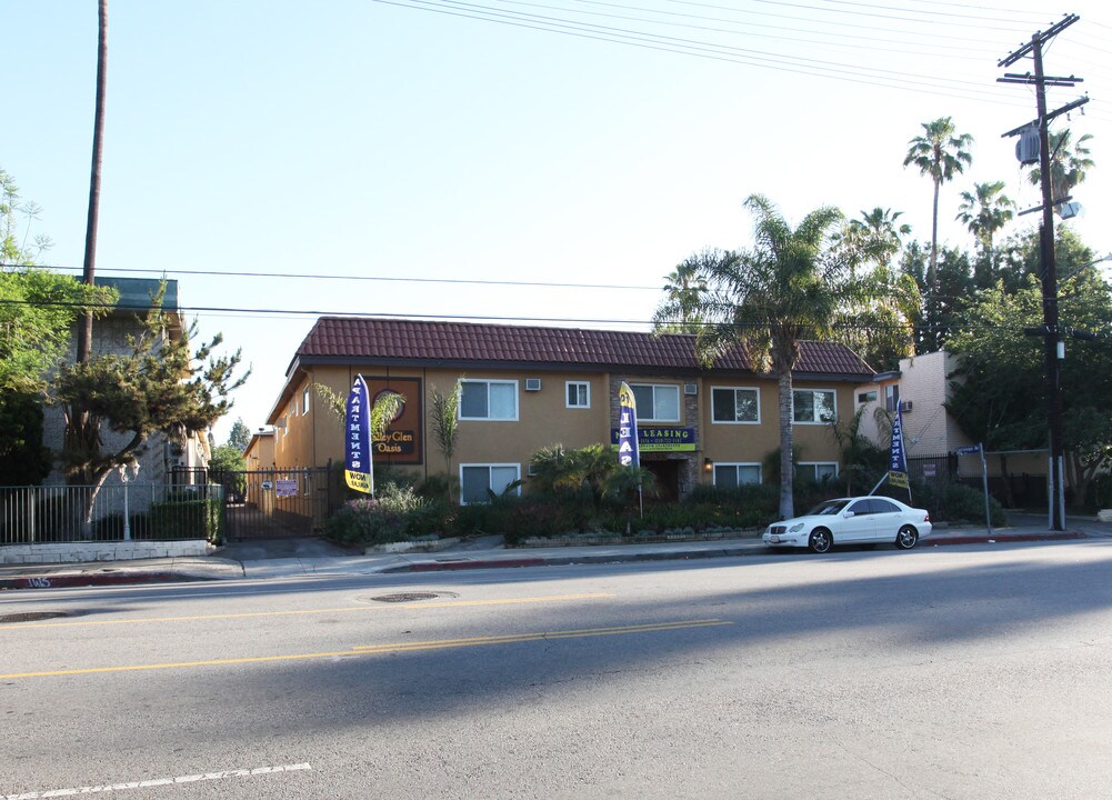 Valley Glen in Van Nuys, CA - Building Photo