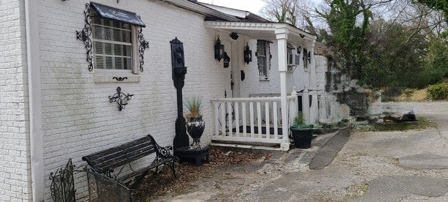 property at 2504 Oakwood Ave NE