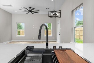 969 Reverend B J Lewis Dr in Houston, TX - Building Photo - Building Photo
