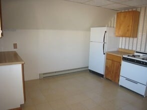 113 Pleasant St in Gloucester, MA - Building Photo - Building Photo