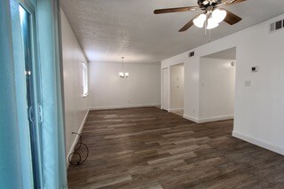 308 Miracle Strip Pkwy SW in Fort Walton Beach, FL - Building Photo - Building Photo