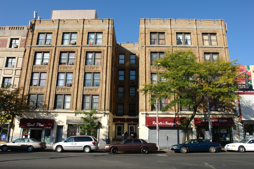 373 S Broadway in Yonkers, NY - Building Photo