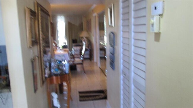 3321 NW 47th Terrace in Lauderdale Lakes, FL - Building Photo - Building Photo