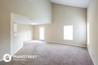 2305 Collins Way in Greenfield, IN - Building Photo - Building Photo