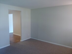 8839 English Rd in Brewerton, NY - Building Photo - Building Photo