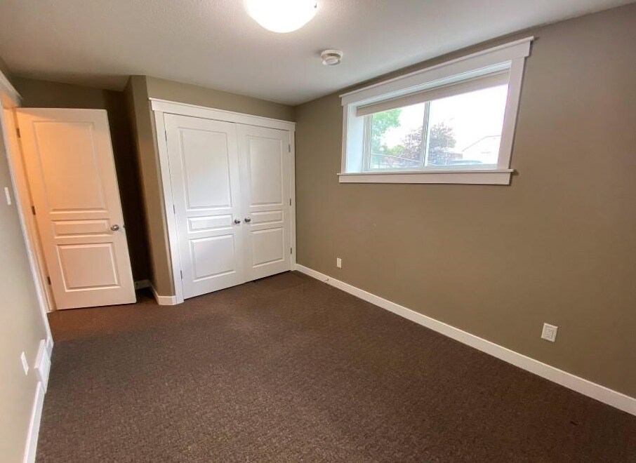 2066 Elliott St in Regina, SK - Building Photo