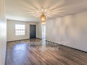 1425 Sandstone Dr in Noble, OK - Building Photo - Building Photo