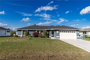 417 SE 21st Terrace in Cape Coral, FL - Building Photo