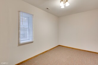 1243 W 32nd St in Chicago, IL - Building Photo - Interior Photo