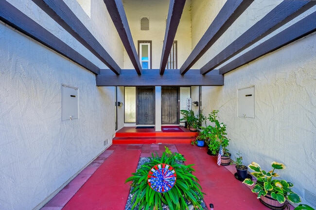 30747 Calle Chueca in San Juan Capistrano, CA - Foto de edificio - Building Photo