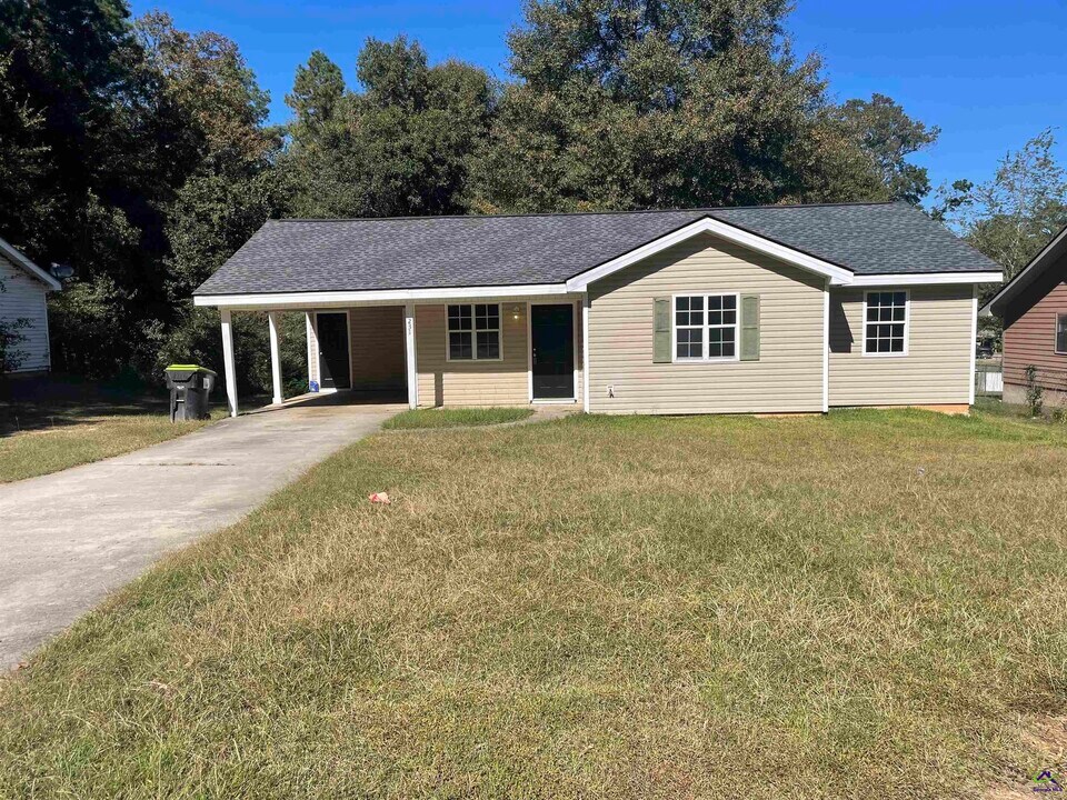 231 Keith Dr in Warner Robins, GA - Building Photo