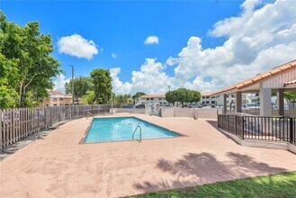 14909 SW 80th St in Miami, FL - Building Photo - Building Photo