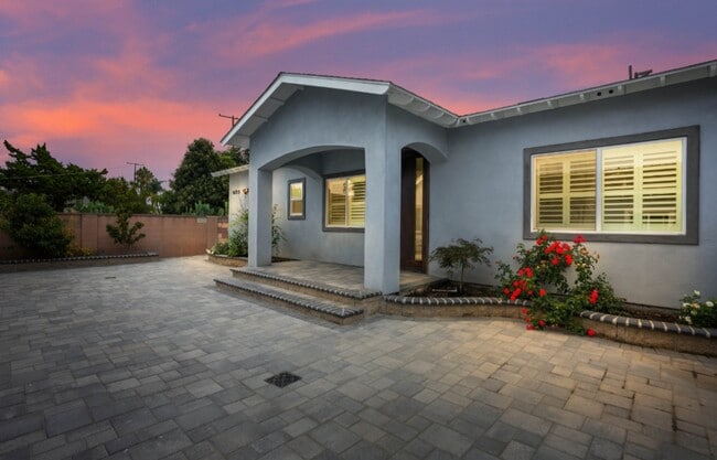 1670 W Cerritos Ave, Unit Disney Heaven Unit B in Anaheim, CA - Foto de edificio - Building Photo