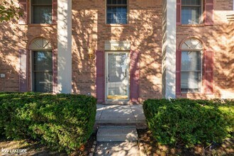 2199 Edgestone Dr in Sterling Heights, MI - Building Photo - Building Photo