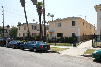 855 S Mariposa Ave in Los Angeles, CA - Building Photo - Building Photo