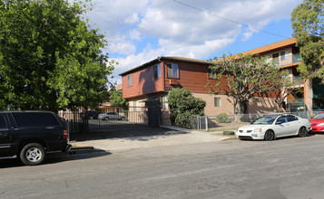 3333-3344 Andrita St in Los Angeles, CA - Foto de edificio - Building Photo