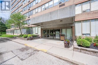 3227 KING St in Kitchener, ON - Building Photo - Building Photo