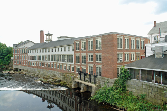 Milford Mill & Lindsey Landing  Apartments in Milford, NH - Foto de edificio - Building Photo