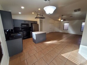 41574 W Warren Ln in Maricopa, AZ - Building Photo - Building Photo