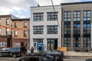 2414 Frankford Ave in Philadelphia, PA - Building Photo