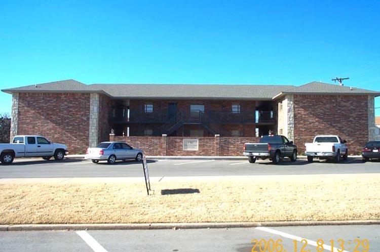 301 Custer St in Weatherford, OK - Foto de edificio