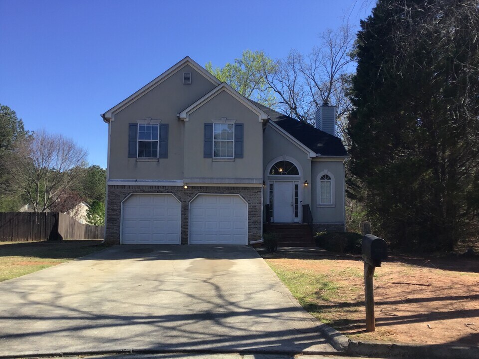 952 Crest Ridge Dr SW in Marietta, GA - Foto de edificio