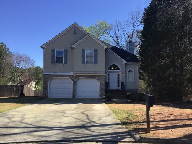 property at 952 Crest Ridge Dr SW
