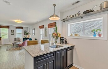 520 N Ada St, Unit Garden in Chicago, IL - Foto de edificio - Building Photo